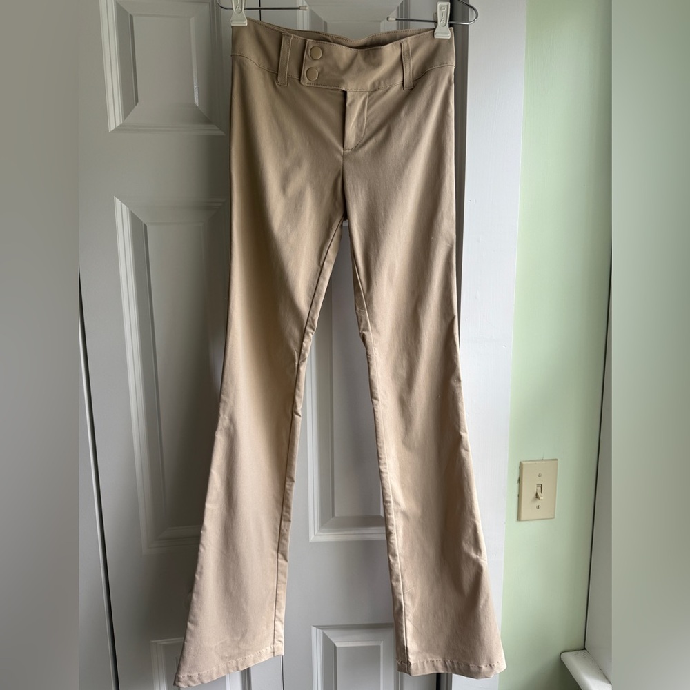 H&M Women's Beige Low Rise Pant